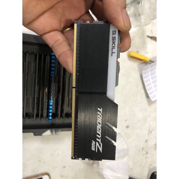 Ram 4 - 8gb bus 3000 led Rgb còn 1 cặp like new cho anh em lên máy Vip