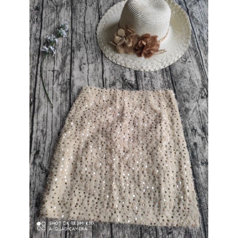 Chân váy len lông kim sa