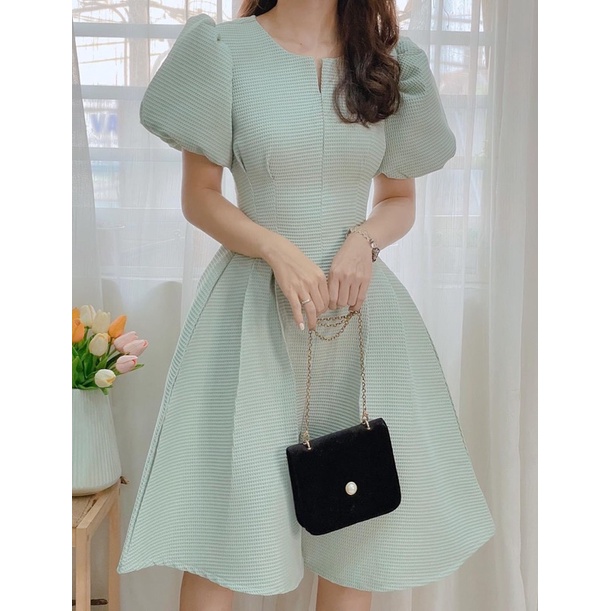 ĐẦM XỐP CHIẾT EO TAY PHỒNG CỔ V