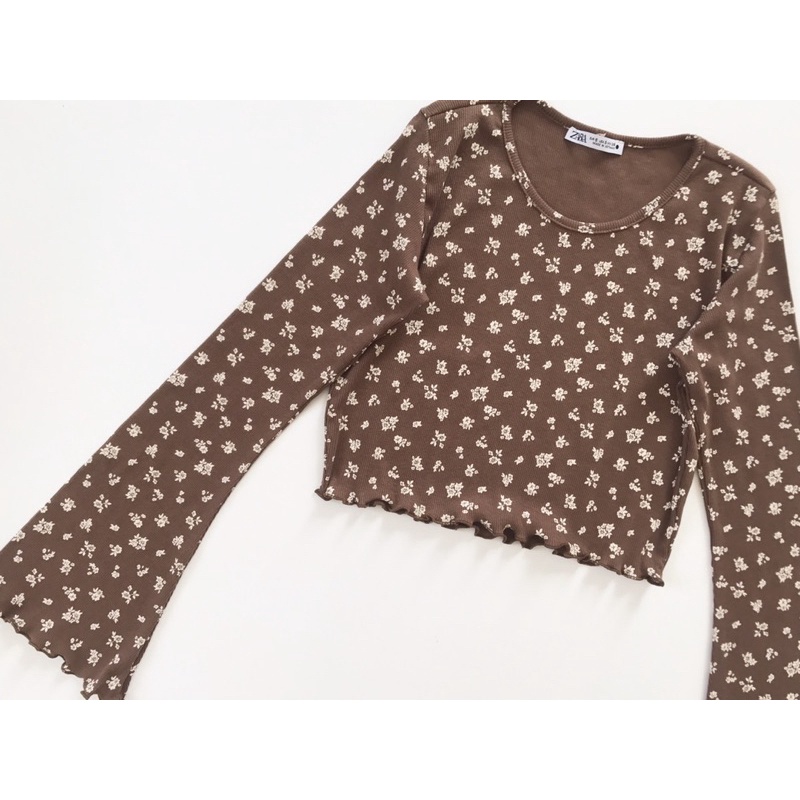 Áo croptop ôm dài tay loe xoăn lai nâu hoa nhí vnxk