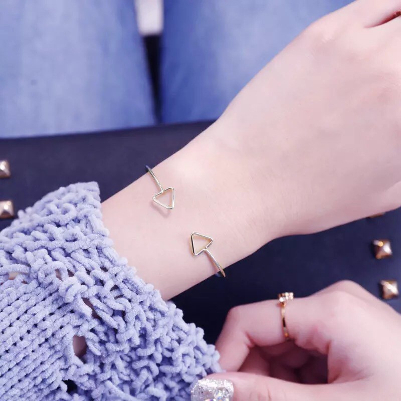 [SIÊU XINH] VÒNG TAY NỮ MỞ HÌNH TAM GIÁC HÀN QUỐC SIÊU DỄ THƯƠNG | BigBuy360 - bigbuy360.vn