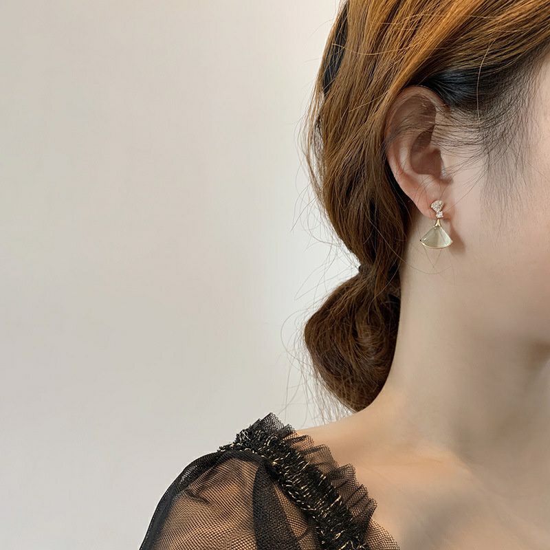 Khuyên tai BVL hình Cánh Quạt cẩm thạch Retro