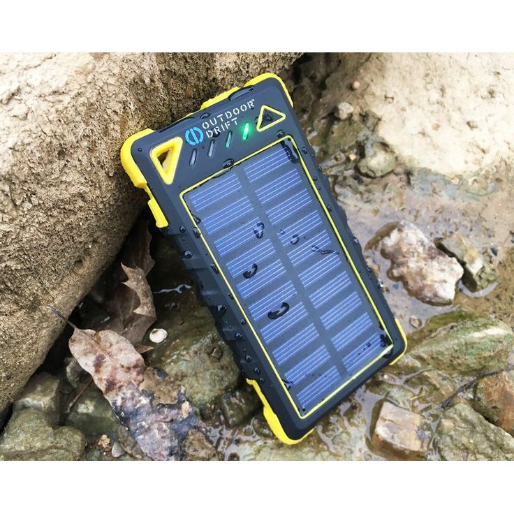 (HÀNG ĐỘC QUÂN ĐỘI USA) Sạc dự phòng năng lượng mặt trời 16000mAh chống nước, chống sốc