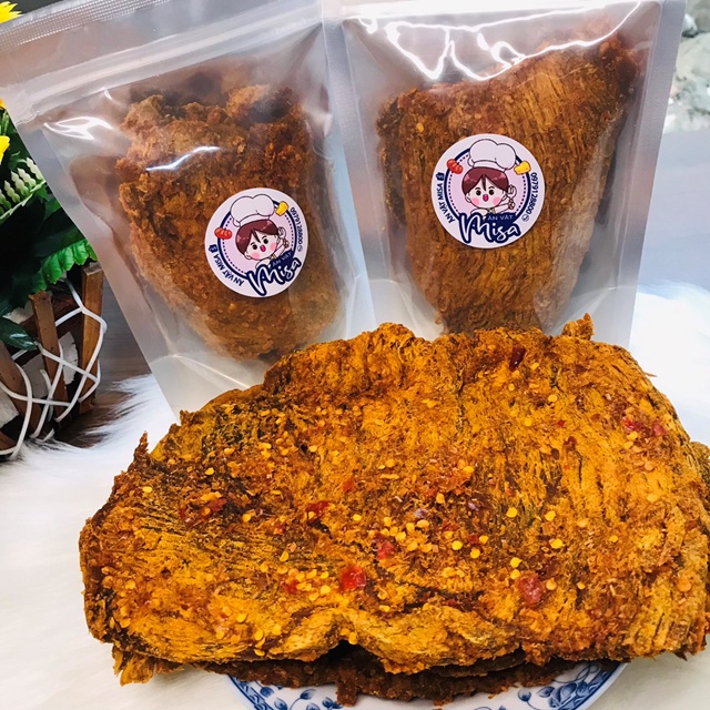 Khô bò miếng mền cay vừa thơm ngon chuẩn vị bò loại 1 đảm bảo VSATTP  Bò thật 100%  túi zip 200gr ăn vặt Misa !!! | BigBuy360 - bigbuy360.vn