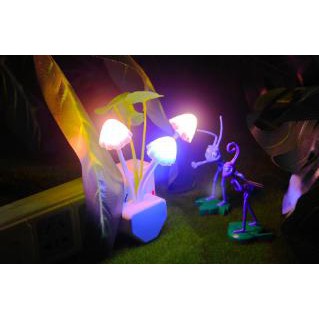 Đèn ngủ Led nấm cảm ứng ánh sáng đổi màu thông minh 0.3W