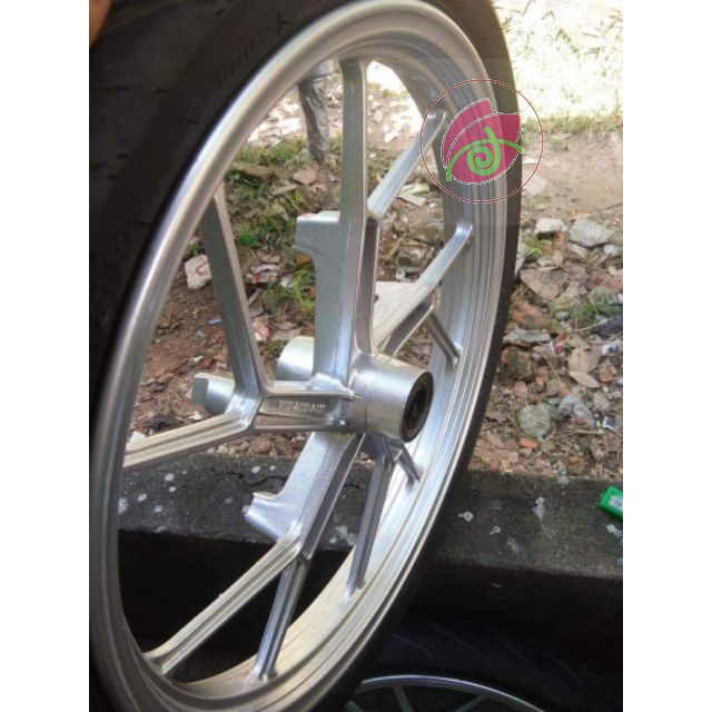1701 _ Sơn xịt Samurai 1701 màu bạc lấp lánh _màu kim loại _ Sparkling Sliver