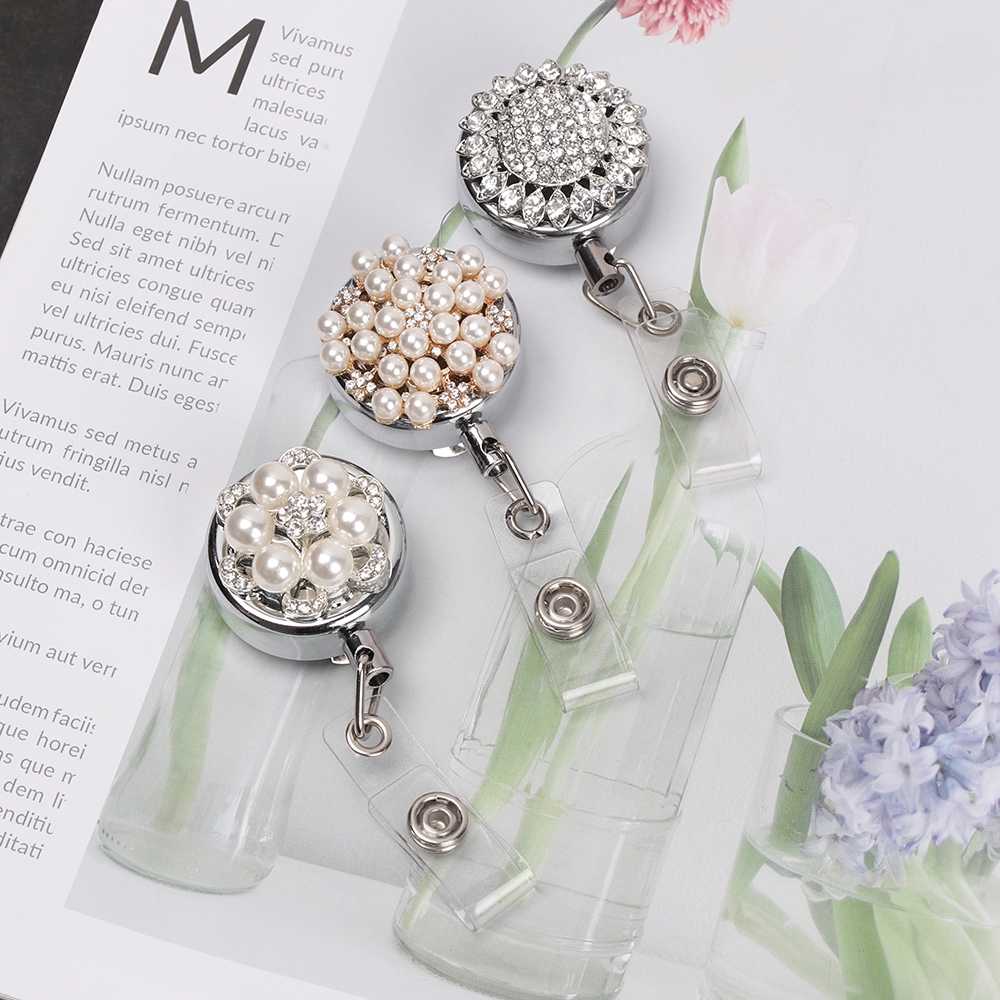 1 Kẹp Giữ Bảng Tên ID Họa Tiết Ngọc Trai Có Thể Thu Gọn Tiện Dụng Giá Đỡ