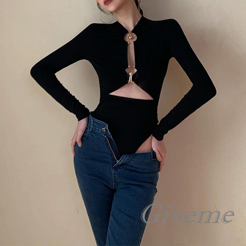 Bộ Áo Liền Quần Tay Dài Màu Trơn Khoét Lỗ Có Vòng Kim Loại Màu Đen Dành Cho Nữ