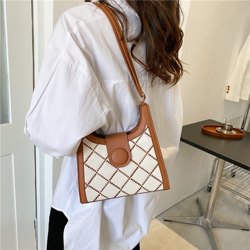 Túi xách nữ đeo vai  thêu họa tiết vuông