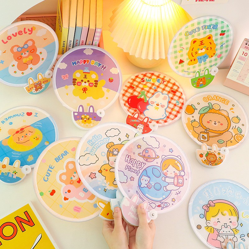 Quạt Xếp Cầm Tay Hình Tròn Họa Tiết Hoạt Hình Dễ Thương Cho Bé