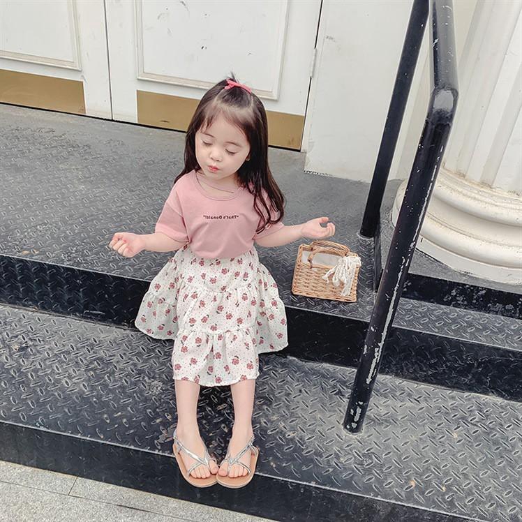 Set áo thun in chữ + Chân váy in hoa phong cách Hàn Quốc cho bé gái