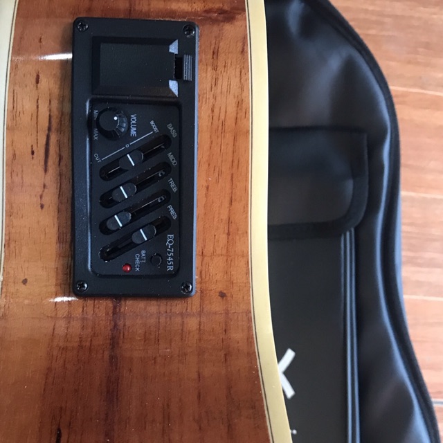 Đàn Guitar Acoustic gỗ nguyên tấm FullSolid có bộ kết nối ra loa