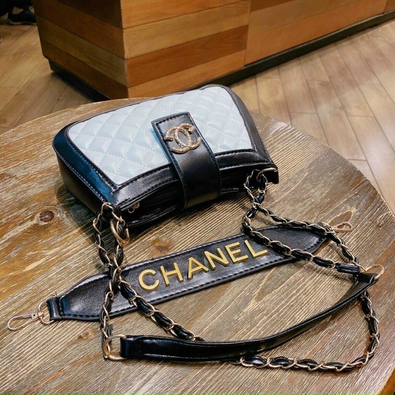 Túi Đeo Chéo Cặp Nách Dập Logo Vàng Sang Chảnh | BigBuy360 - bigbuy360.vn