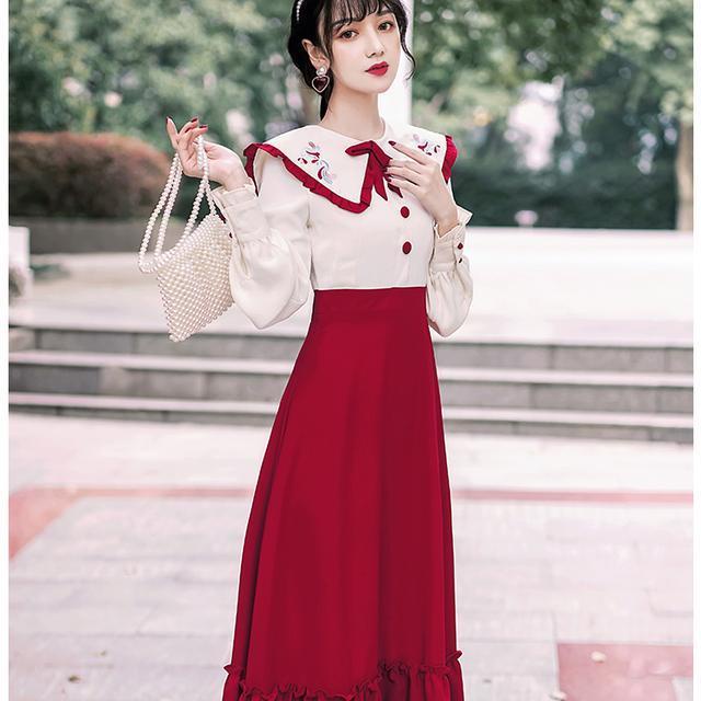 Đầm Midi Tay Dài Cổ Vuông Thêu Họa Tiết Thanh Lịch Thời Trang Mùa Thu Mới Cho Nữ | BigBuy360 - bigbuy360.vn