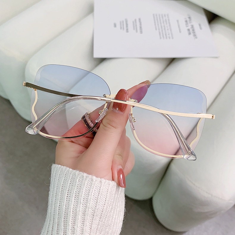Kính Mát Thời Trang 2022 Nhiều Màu Sắc Dành Cho Nam Và Nữ