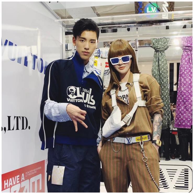 Kính râm unisex đẳng cấp sang chảnh thời trang giá rẻ | BigBuy360 - bigbuy360.vn