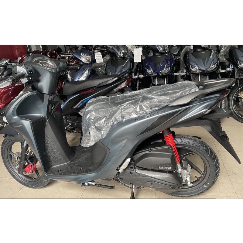 Tay dắt sau tay sách vision 2021-2022-2023 màu đen mờ honda