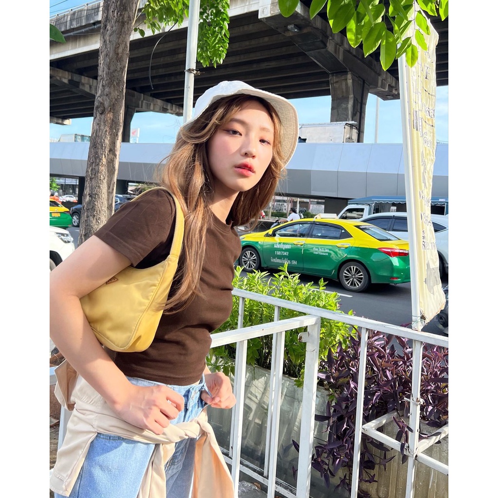 ÁO THUN CROPTOP TRƠN 3 MÀU HOTTREN 2022 NÂU, TRẮNG, XÁM CR22071