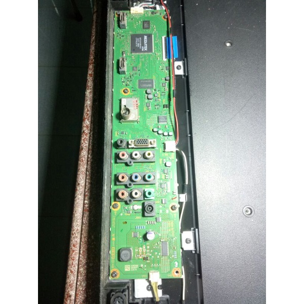 SONY KLV-32EX330 bo củ hư màn hình sáng mịn bo chính chạy ok như hình trên zin tháo máy cho a,em cần