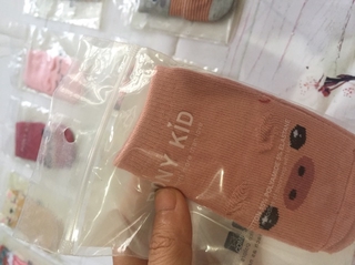 tất trẻ e từ 0-3 tuổi