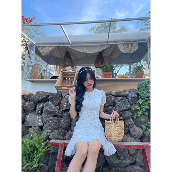 Đầm hoa nhún thân