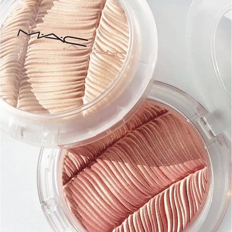 PHẤN BẮT SÁNG MAC LOUD AND CLEAR EXTRA DIMENSION MÀU POSTMODERNIST PEACH CHÍNH HÃNG - 9648