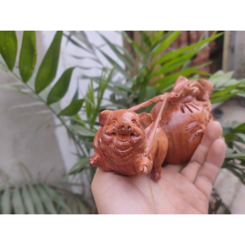 Tượng con heo con lợn gỗ hương 20cm