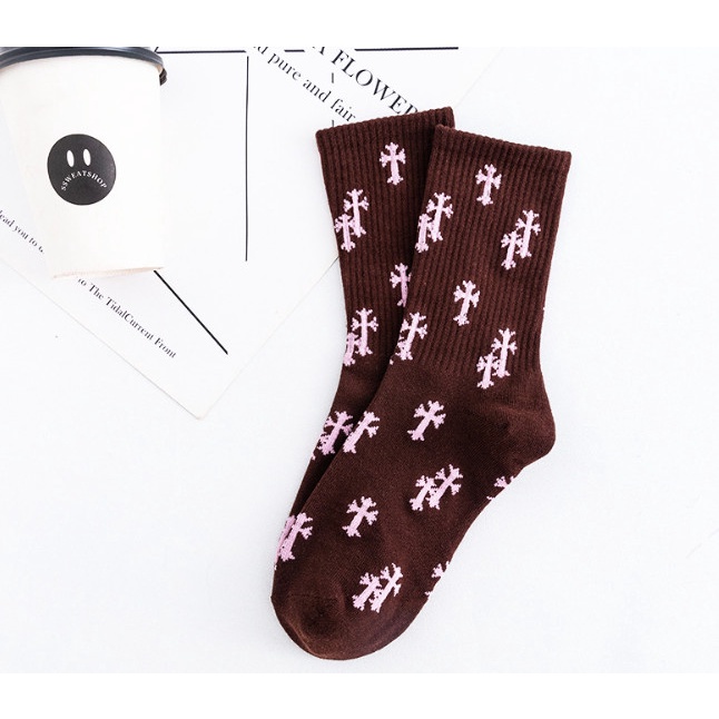 Vớ cao cổ BEE Unisex phong cách thể thao, trẻ trung &amp; năng động.