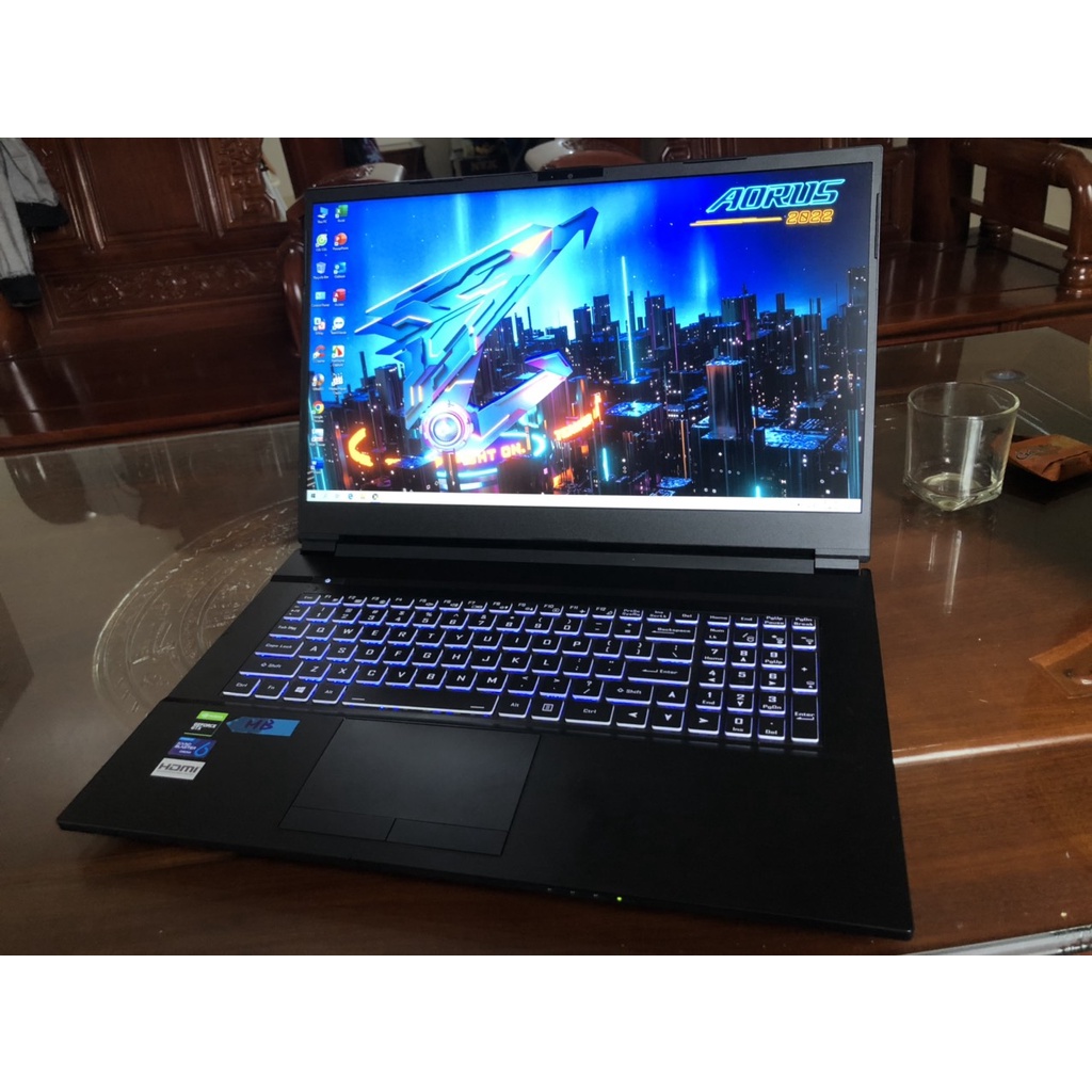 Laptop Gigabyte Gaming Aorus 7 MB Core i7 gen10 Ram 16G GTX1650Ti màn 17.3 FullHD 144hz