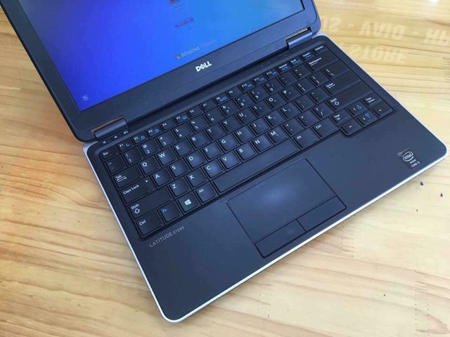 Dell Latitude E7240