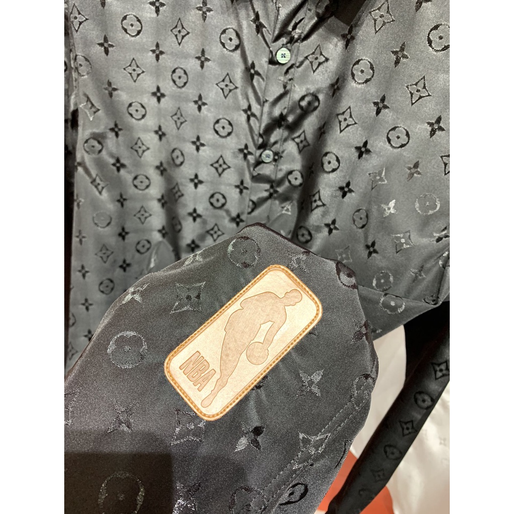 Áo phông cao cấp Louis Vuitton LV thiết kế thời trang với lớp vải mềm và thoải mái