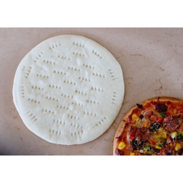 Đế PIZZA tươi 18-20cm tặng kèm lá Oregano (ship hoả tốc HN)