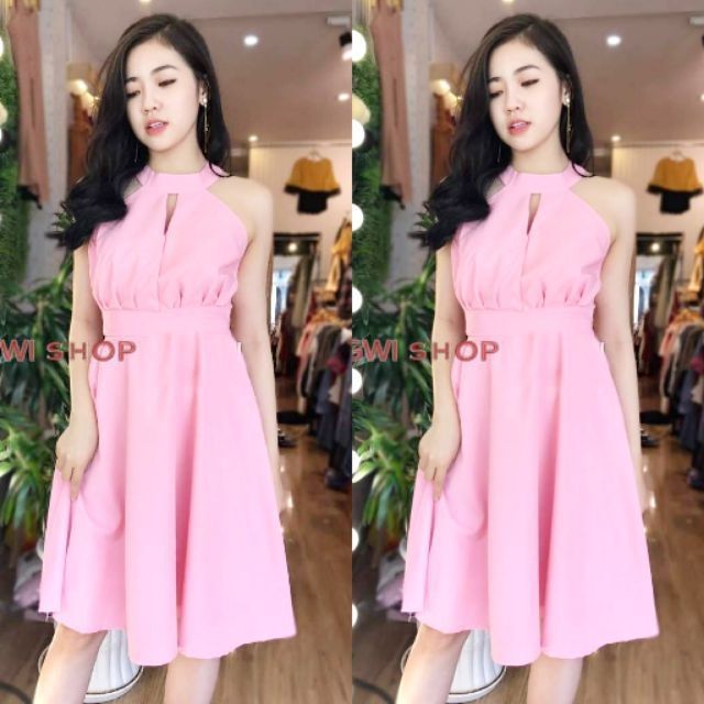 Đầm đi tiệc màu hồng phấn dáng xòe