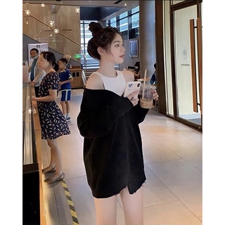 ĐẦM ĐEN RỚT VAI PHỐI CỔ YẾM TRẮNG