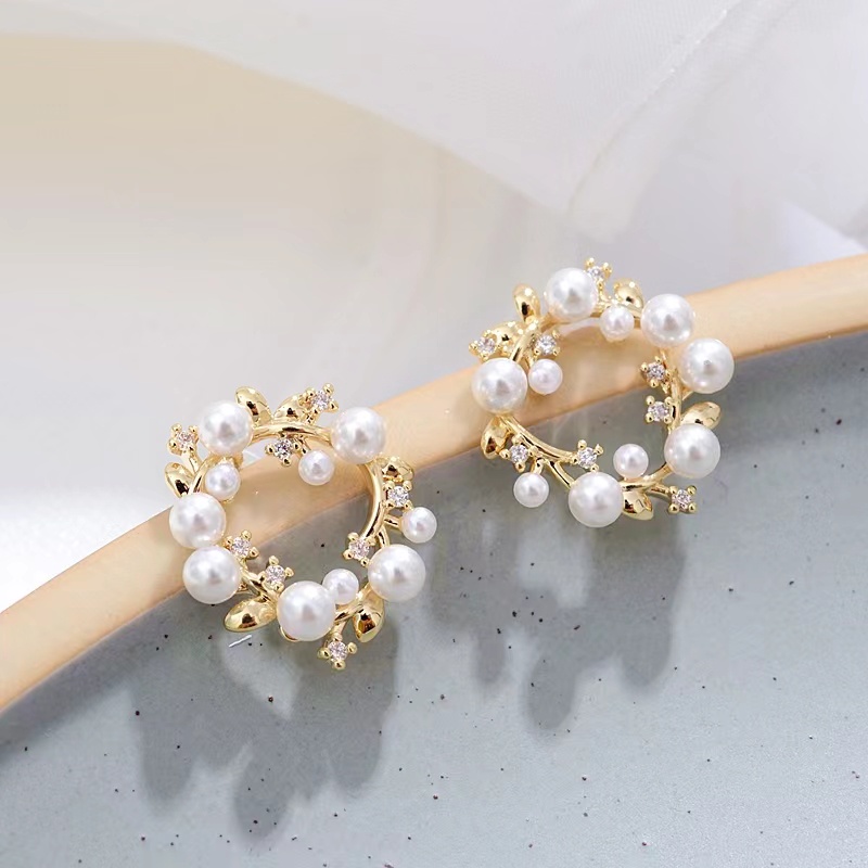 Khuyên Tai Kiểu Dáng Đáng Yêu Và Được Cuộc Lựa Chọn Bán Sỉ