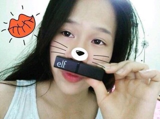 Son tẩy da chết môi ELF