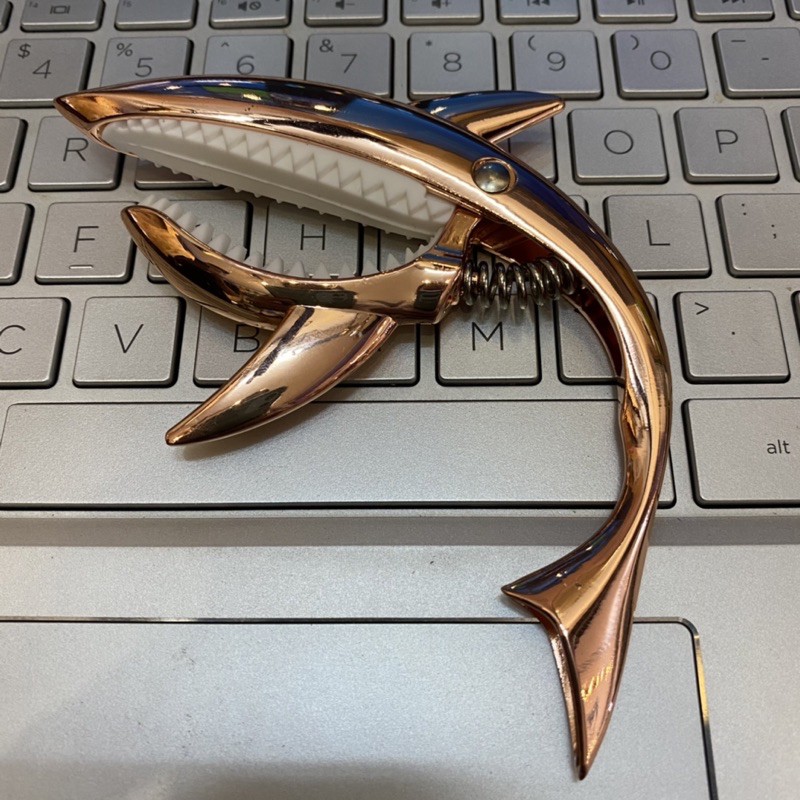 Capo cá mập cho đàn guitar Baby shark
