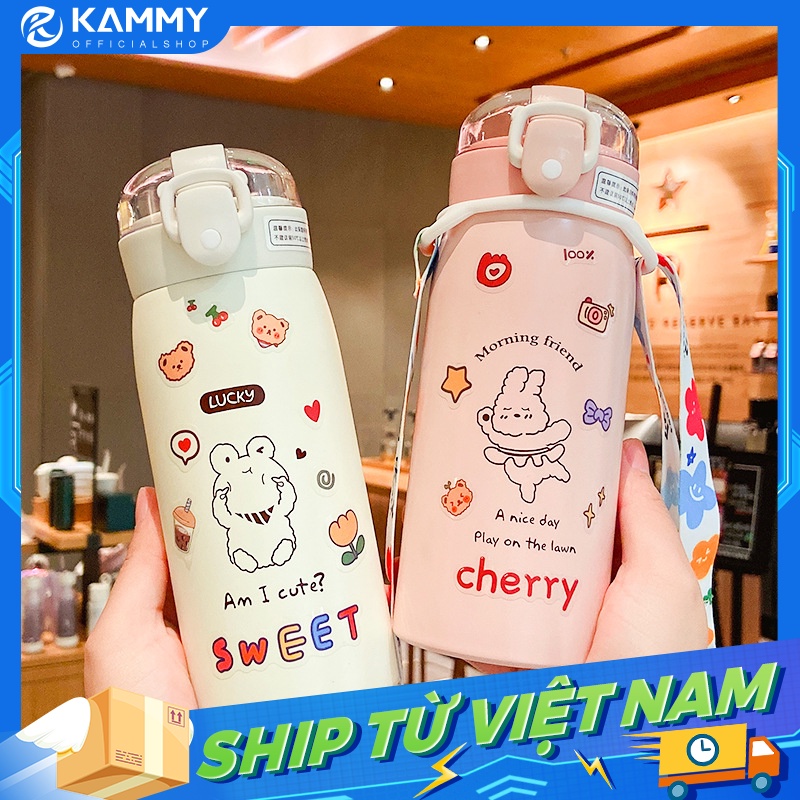 【HOT】 Cốc giữ nhiệt 500ml có dây đeo họa tiết hình dán dễ thương