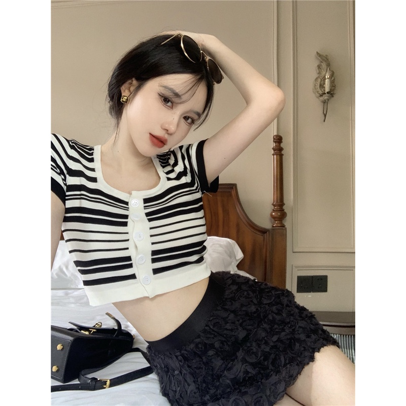 QKOOLE Áo croptop  dệt kim tay ngắn cổ vuông họa tiết kẻ sọc phong cách Hàn Quốc thời trang cho nữ