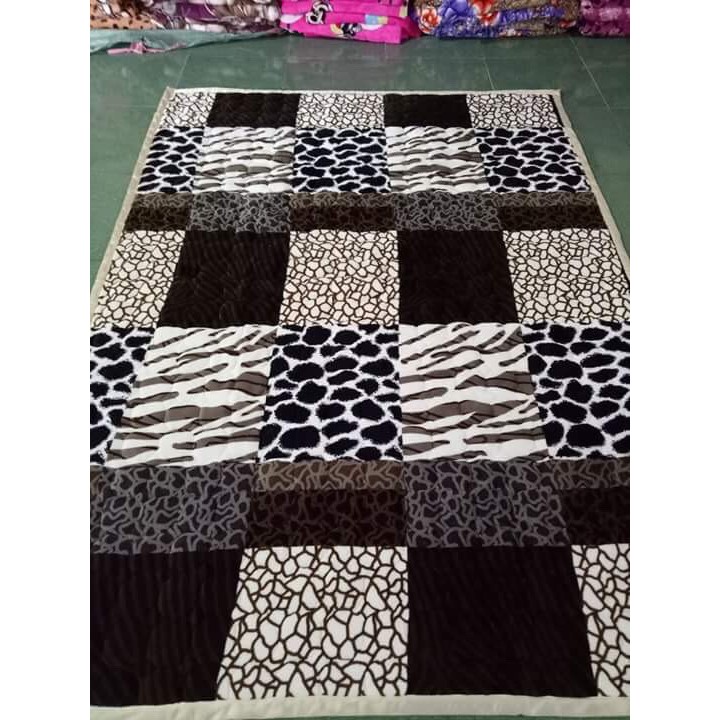 Thảm nỉ trải giường hoa văn 180x200cm