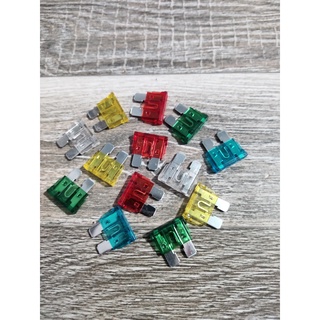 Sản phẩm gia đình làm: 50 cái cầu chì to 10a --> 30a