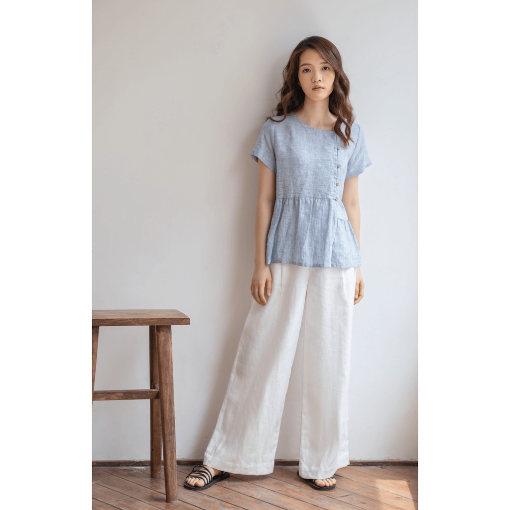 Áo kiểu nữ thiết kế nhún vải kẻ xanh MONO | BigBuy360 - bigbuy360.vn