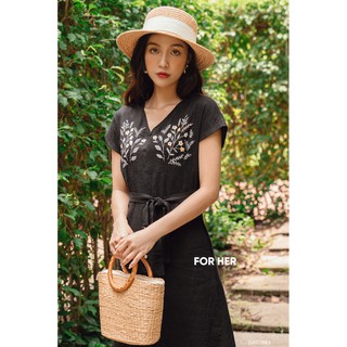 Đầm thêu cổ V DA0288
