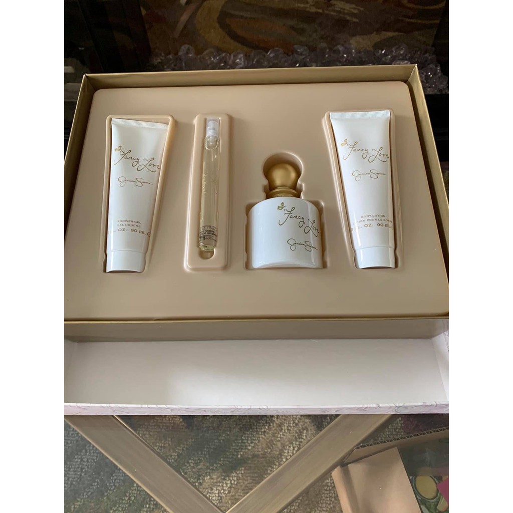 Set nước hoa Fancy Love (Hàng chính hãng được mua và gửi về từ Mỹ)