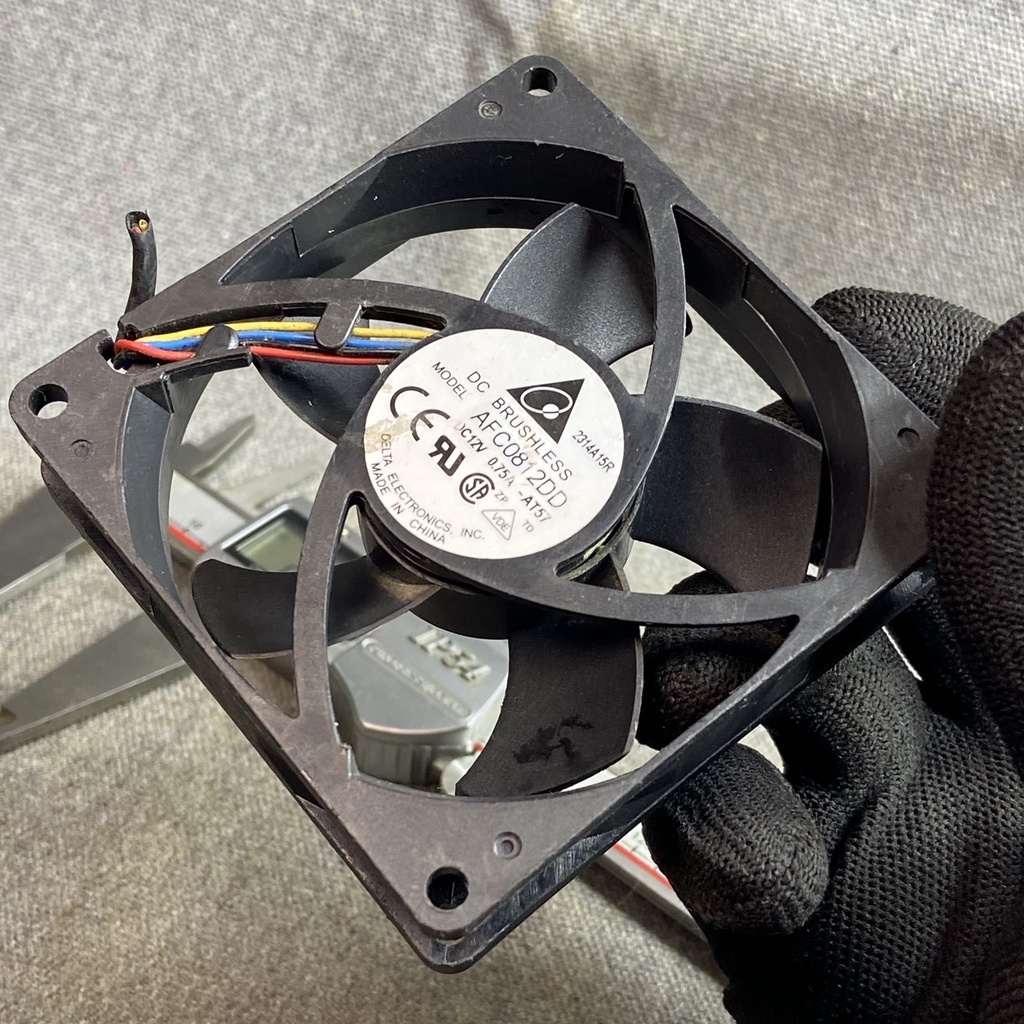 QUẠT 8 CM DELTA 12V 0.75A . GIÓ MẠNH  AFC0812DD