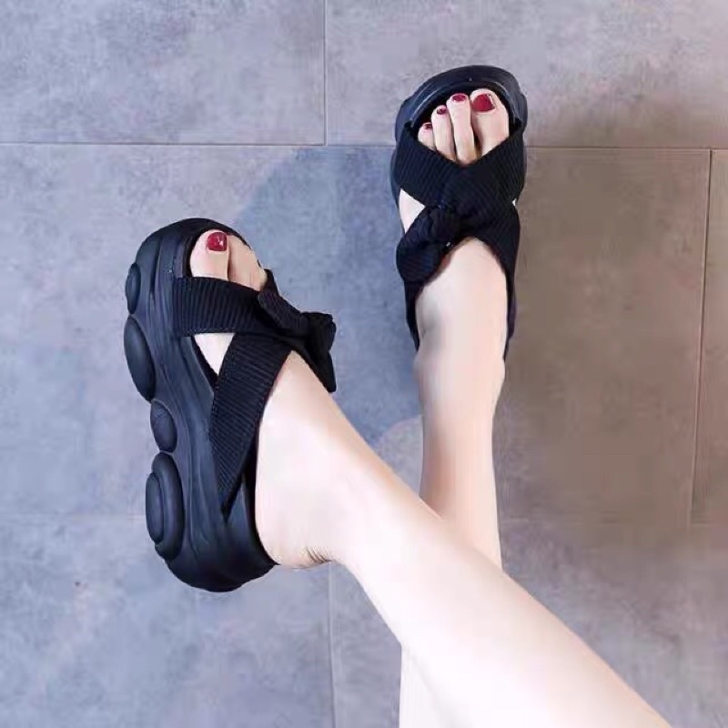 Dép nữ đế bự quai chéo