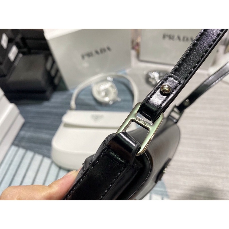 Túi kẹp nách bán nguyệt