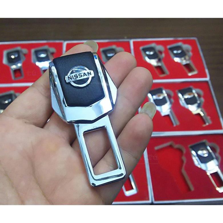 Cài chốt dây an toàn ô tô loại xịn có logo hãng xe - giá 2 cái- có video thật