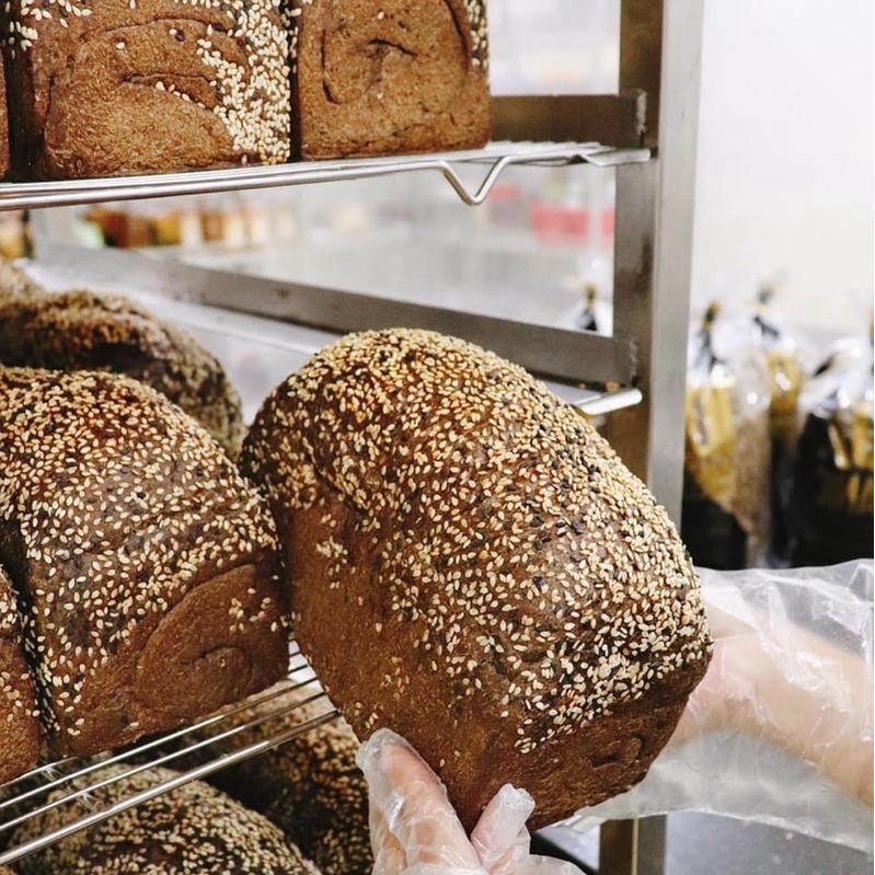 Bánh mì đen ngũ cốc