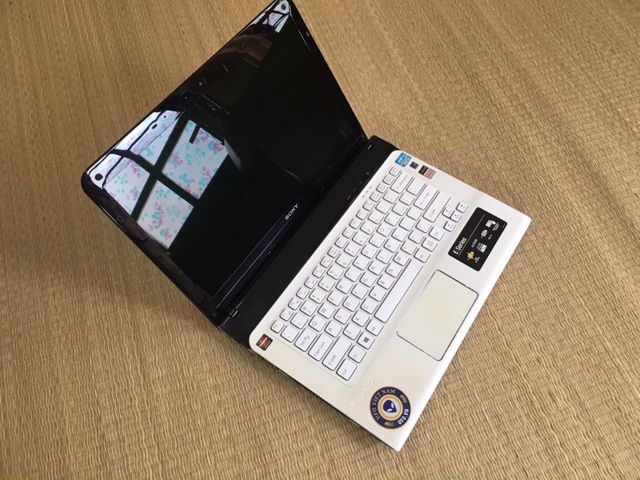 Laptop UFO Sony sve14 i5 trắng đẹp thời trang văn phòng | BigBuy360 - bigbuy360.vn